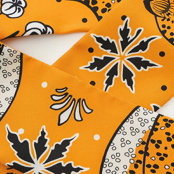 Hermes Twilly Leopard LES LEOPARDS Mustard Black White 100% Silk Scarf - Picture 3 of 4